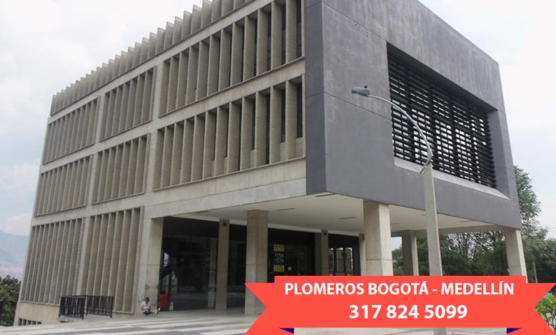 Desinundaciones en Doce de Octubre Medellín