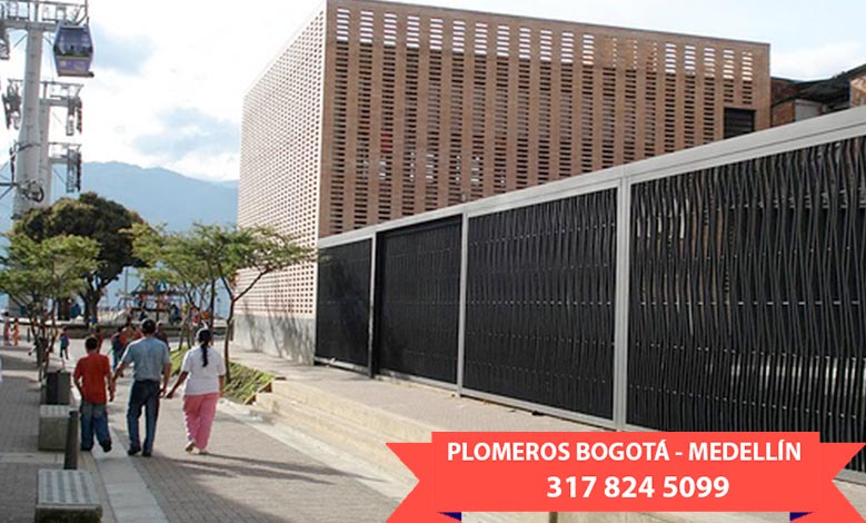 Mantenimiento de Tuberías en La Candelaria Medellín